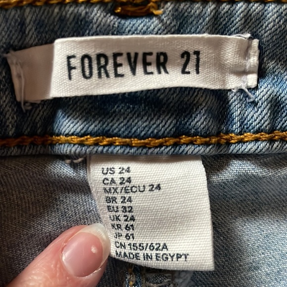 Forever 21 Light Wash Ripped Jeans - Picture 3 of 3